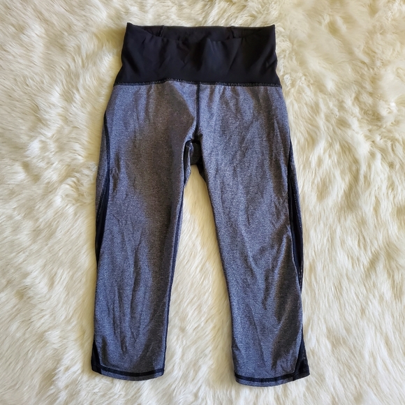 Lululemon Train Times Crop in Heathered Black/Black Size 6 - Picture 6 of 15